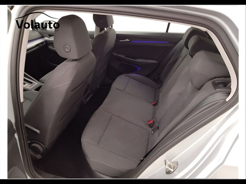 GuidiCar - VOLKSWAGEN Golf 2024 Golf 1.0 etsi evo Life 110cv dsg Usato