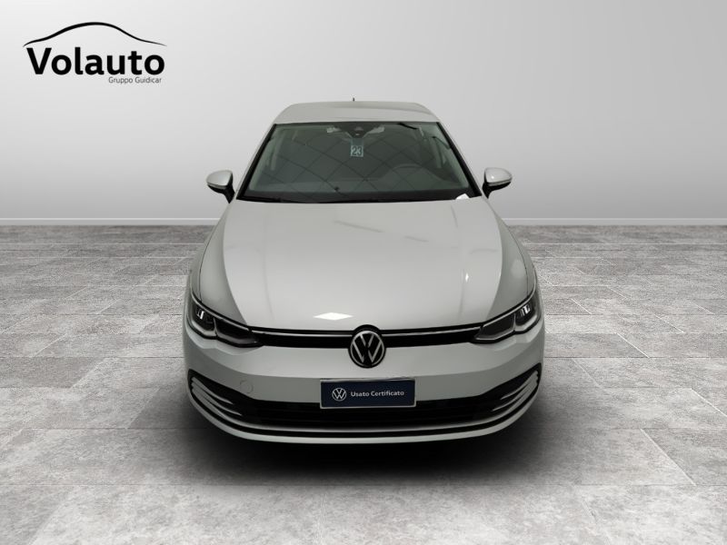 GuidiCar - VOLKSWAGEN Golf 2024 Golf 1.0 etsi evo Life 110cv dsg Usato
