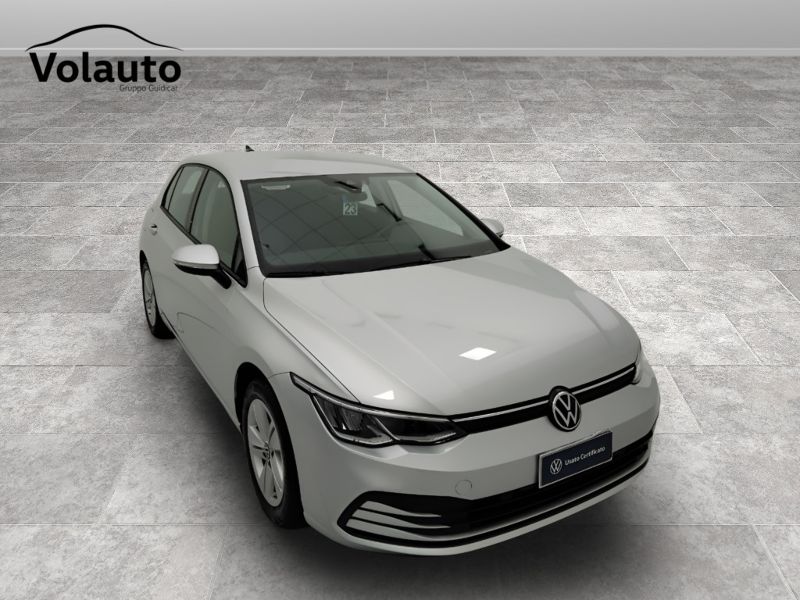 GuidiCar - VOLKSWAGEN Golf 2024 Golf 1.0 etsi evo Life 110cv dsg Usato