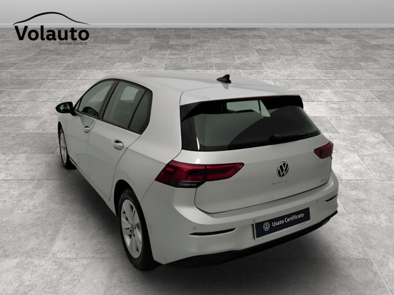 GuidiCar - VOLKSWAGEN Golf 2024 Golf 1.0 etsi evo Life 110cv dsg Usato