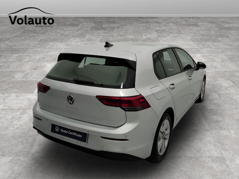 GuidiCar - VOLKSWAGEN Golf 2024 Golf 1.0 etsi evo Life 110cv dsg Usato
