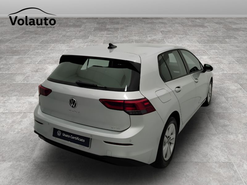 GuidiCar - VOLKSWAGEN Golf 2024 Golf 1.0 etsi evo Life 110cv dsg Usato