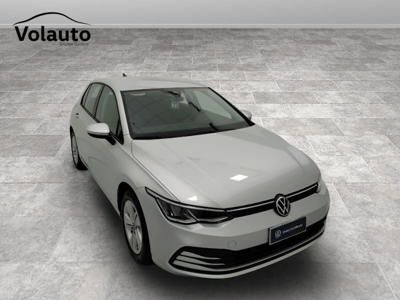 GuidiCar - VOLKSWAGEN Golf 2024 Golf 1.0 etsi evo Life 110cv dsg Usato