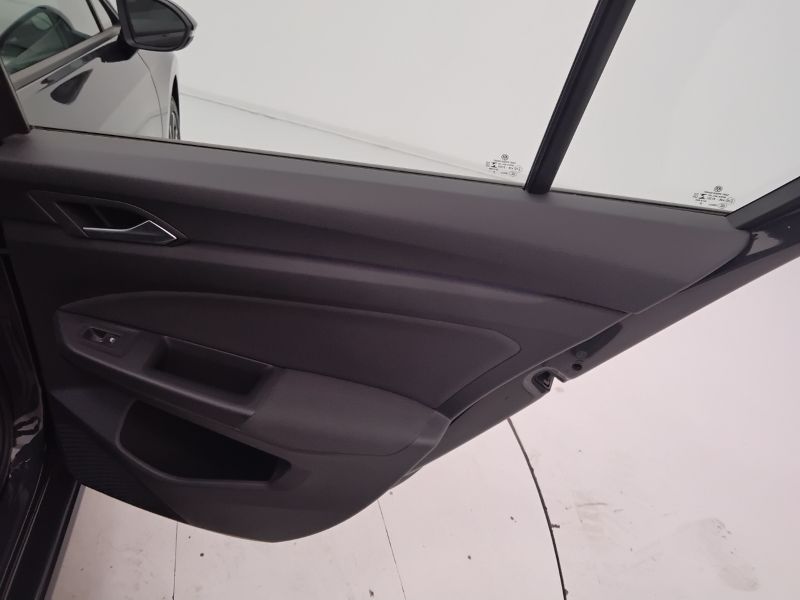 GuidiCar - VOLKSWAGEN Golf 2020 Golf 1.0 tsi evo Life 110cv Usato