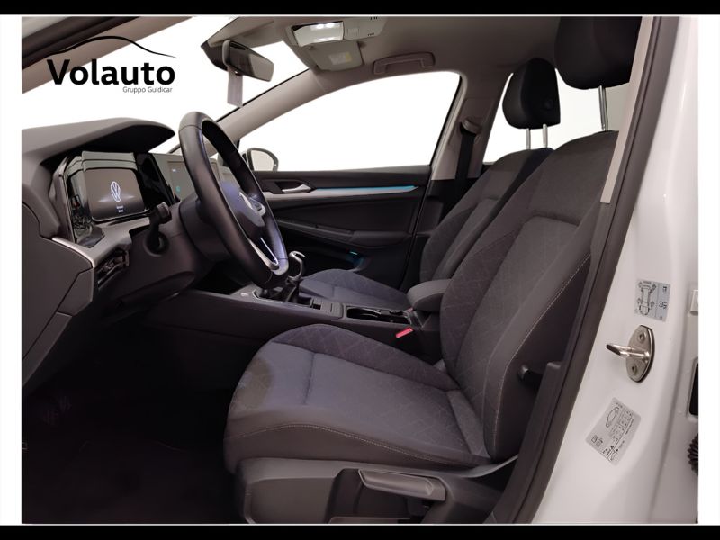 GuidiCar - VOLKSWAGEN Golf 2021 Golf 1.0 tsi evo Life 110cv Usato