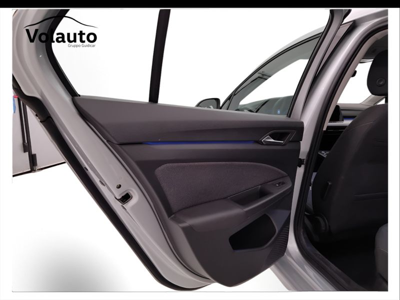 GuidiCar - VOLKSWAGEN Golf 2022 Golf 1.0 tsi evo Life 110cv Usato