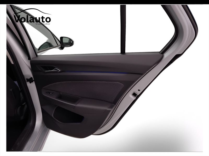 GuidiCar - VOLKSWAGEN Golf 2022 Golf 1.0 tsi evo Life 110cv Usato