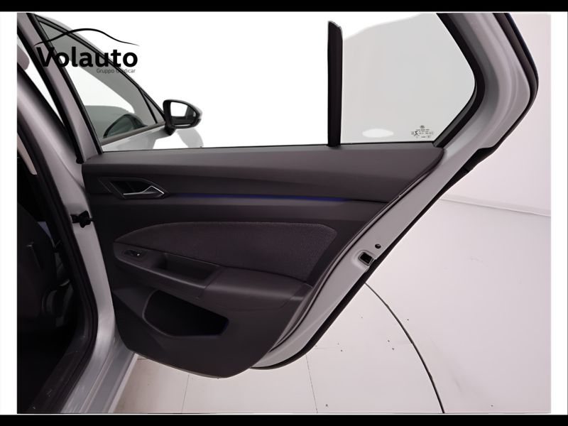 GuidiCar - VOLKSWAGEN Golf 2022 Golf 1.0 tsi evo Life 110cv Usato