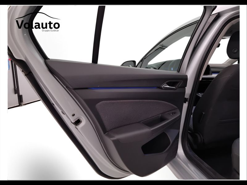GuidiCar - VOLKSWAGEN Golf 2022 Golf 1.0 tsi evo Life 110cv Usato