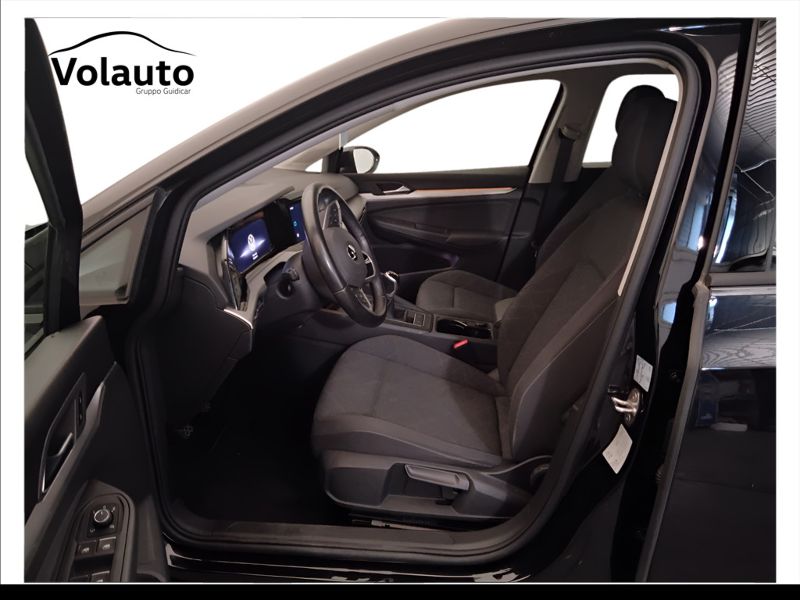GuidiCar - VOLKSWAGEN Golf 2022 Golf 1.0 tsi evo Life 110cv Usato