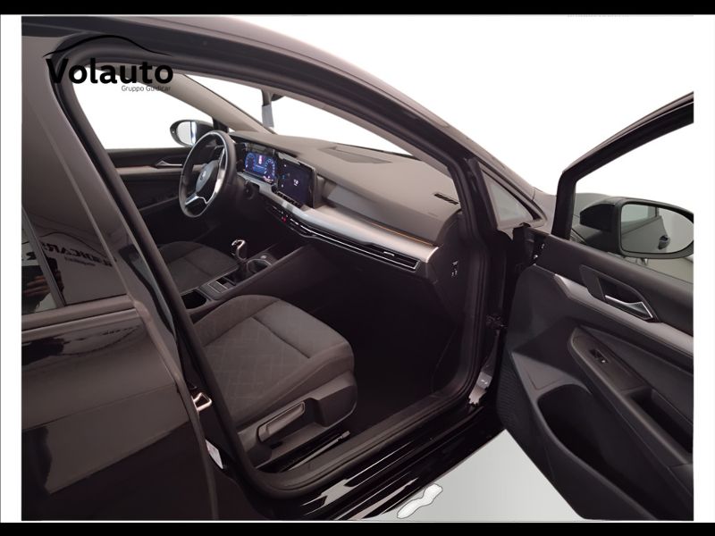 GuidiCar - VOLKSWAGEN Golf 2022 Golf 1.0 tsi evo Life 110cv Usato