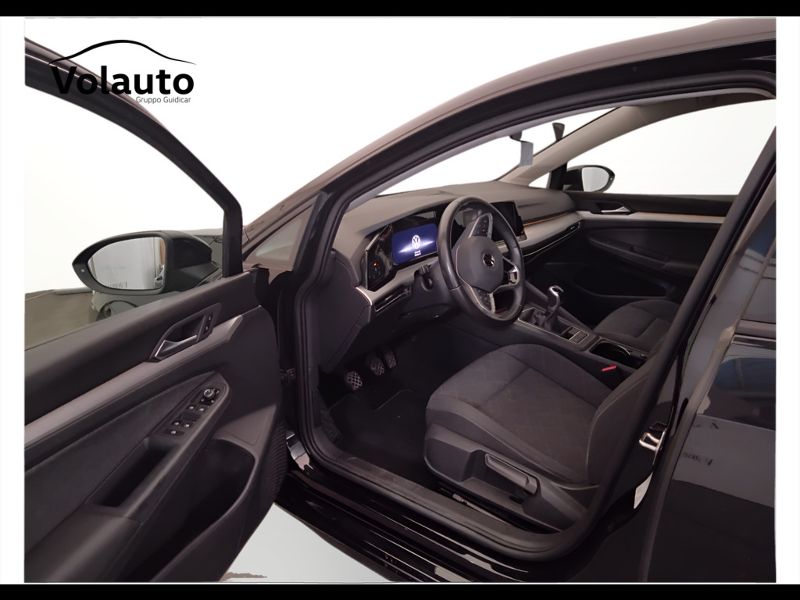 GuidiCar - VOLKSWAGEN Golf 2022 Golf 1.0 tsi evo Life 110cv Usato