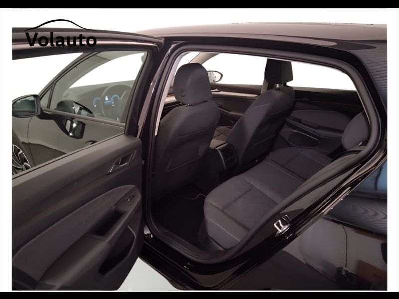 GuidiCar - VOLKSWAGEN Golf 2022 Golf 1.0 tsi evo Life 110cv Usato