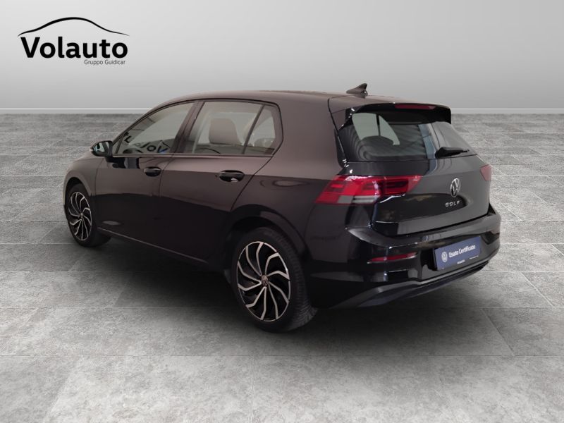 GuidiCar - VOLKSWAGEN Golf 2022 Golf 1.0 tsi evo Life 110cv Usato