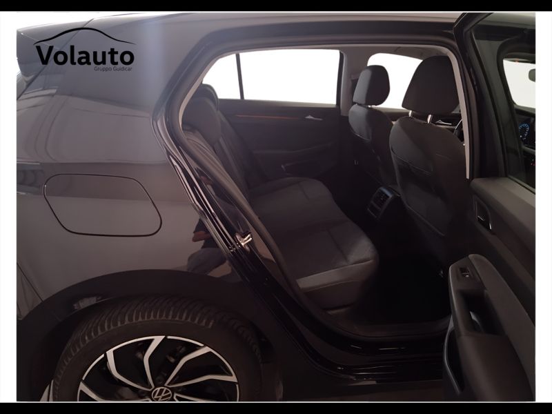 GuidiCar - VOLKSWAGEN Golf 2022 Golf 1.0 tsi evo Life 110cv Usato
