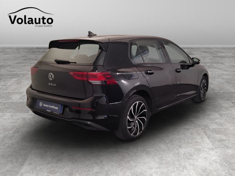 GuidiCar - VOLKSWAGEN Golf 2022 Golf 1.0 tsi evo Life 110cv Usato