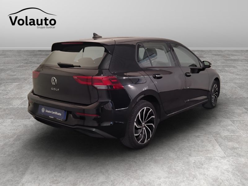 GuidiCar - VOLKSWAGEN Golf 2022 Golf 1.0 tsi evo Life 110cv Usato