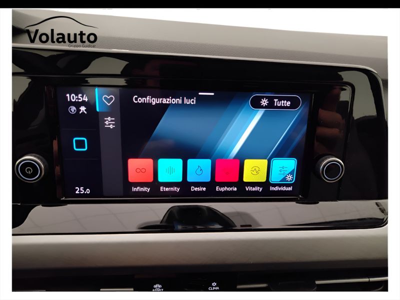 GuidiCar - VOLKSWAGEN Golf 2021 Golf 1.5 etsi evo act Life 130cv dsg Usato