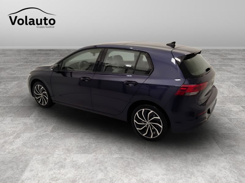 GuidiCar - VOLKSWAGEN Golf 2021 Golf 1.5 etsi evo act Life 130cv dsg Usato