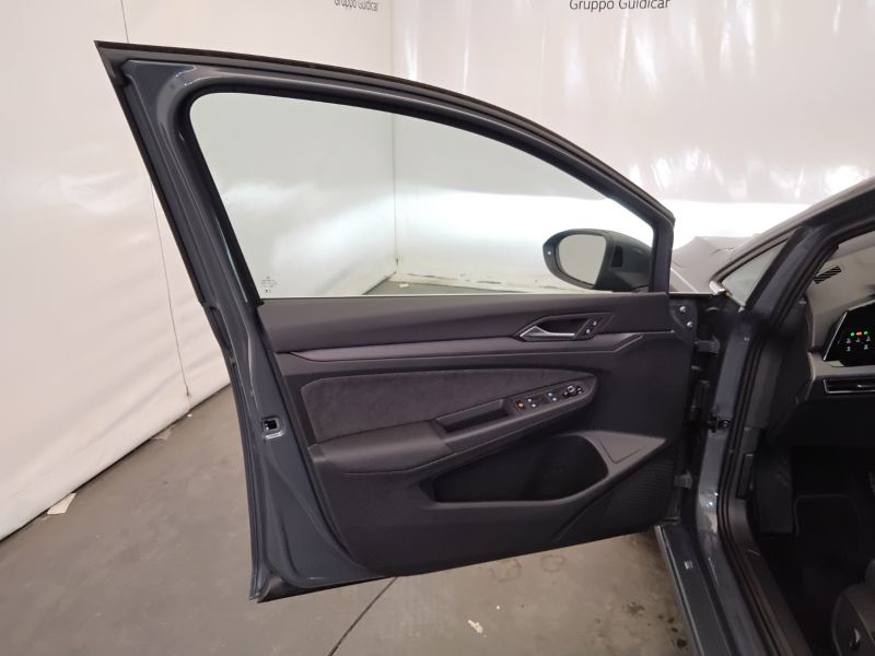 GuidiCar - VOLKSWAGEN Golf 2024 Golf 1.5 etsi evo act Style 130cv dsg Aziendale