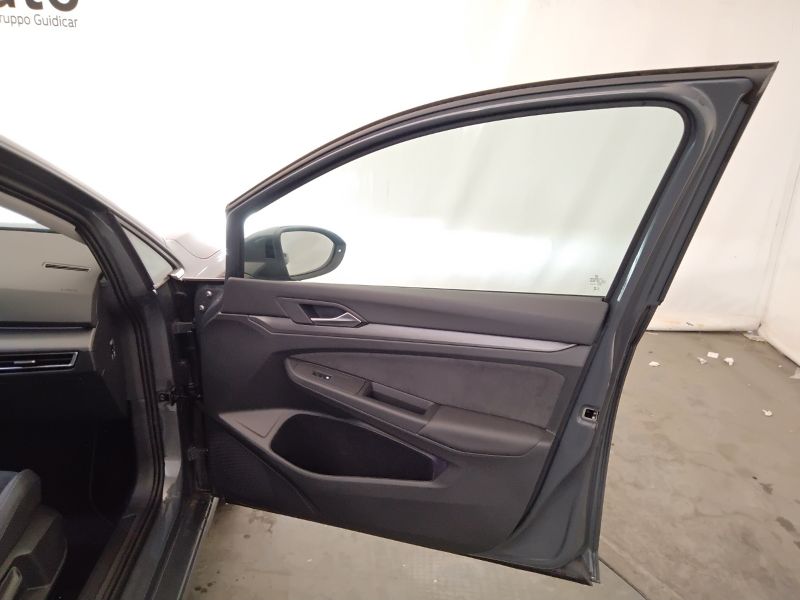 GuidiCar - VOLKSWAGEN Golf 2024 Golf 1.5 etsi evo act Style 130cv dsg Aziendale