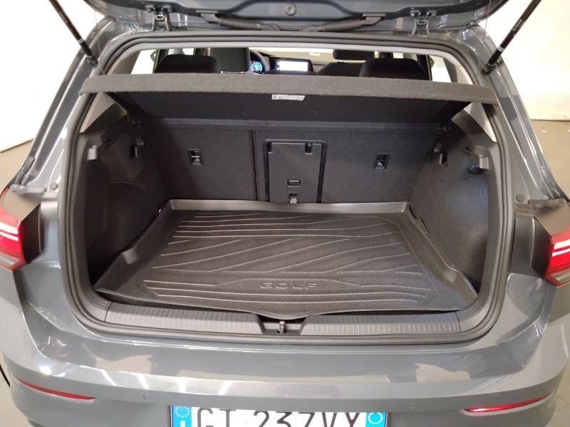 GuidiCar - VOLKSWAGEN Golf 2024 Golf 1.5 etsi evo act Style 130cv dsg Aziendale