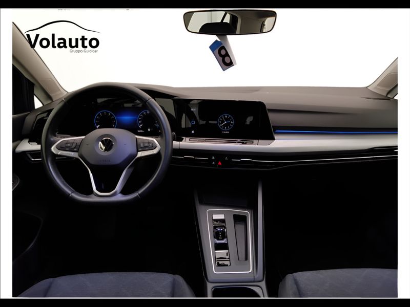 GuidiCar - VOLKSWAGEN Golf 2022 Golf 1.5 tgi Life 130cv dsg Usato