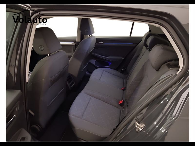 GuidiCar - VOLKSWAGEN Golf 2022 Golf 1.5 tgi Life 130cv dsg Usato