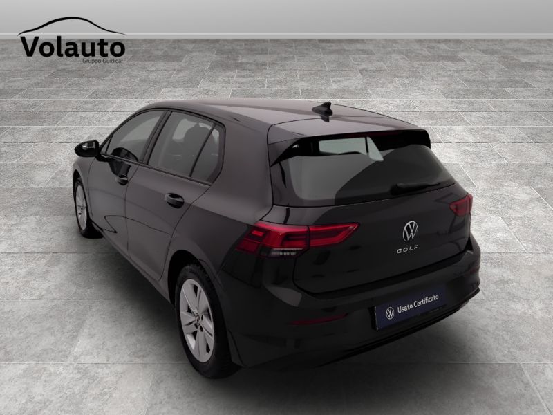 GuidiCar - VOLKSWAGEN Golf 2022 Golf 1.5 tgi Life 130cv dsg Usato