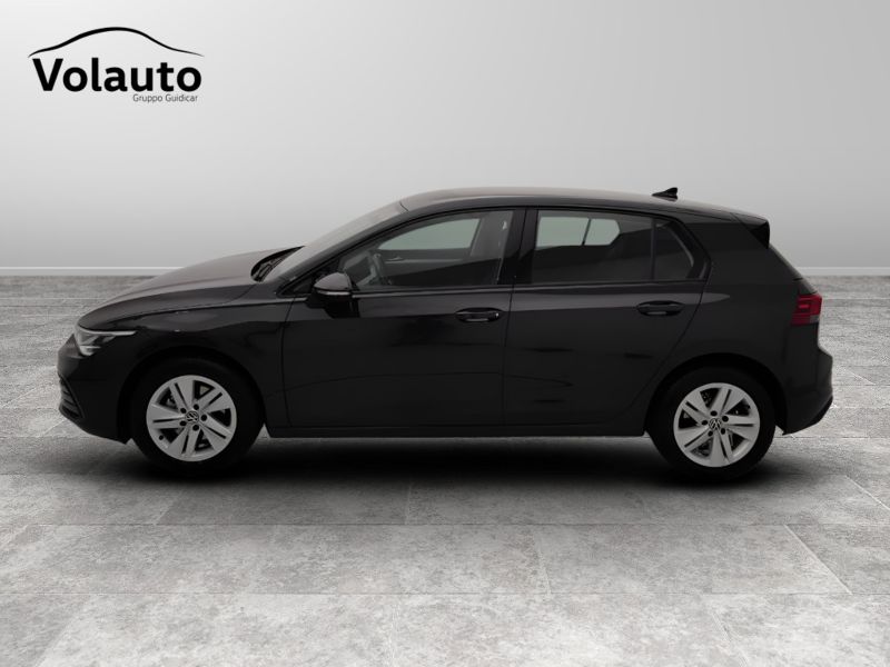 GuidiCar - VOLKSWAGEN Golf 2022 Golf 1.5 tgi Life 130cv dsg Usato