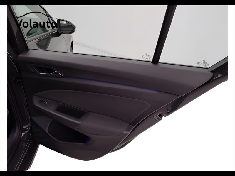 GuidiCar - VOLKSWAGEN Golf 2022 Golf 1.5 tgi Life 130cv dsg Usato