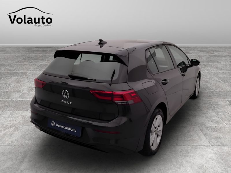 GuidiCar - VOLKSWAGEN Golf 2022 Golf 1.5 tgi Life 130cv dsg Usato