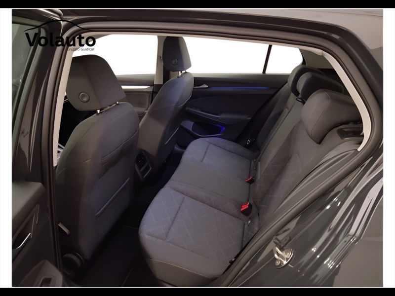 GuidiCar - VOLKSWAGEN Golf 2022 Golf 1.5 tgi Life 130cv dsg Usato