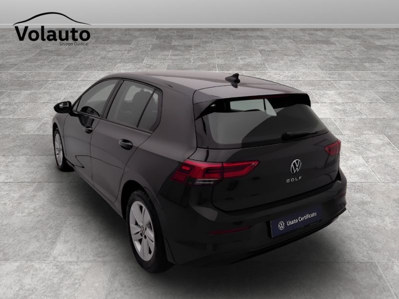 GuidiCar - VOLKSWAGEN Golf 2022 Golf 1.5 tgi Life 130cv dsg Usato