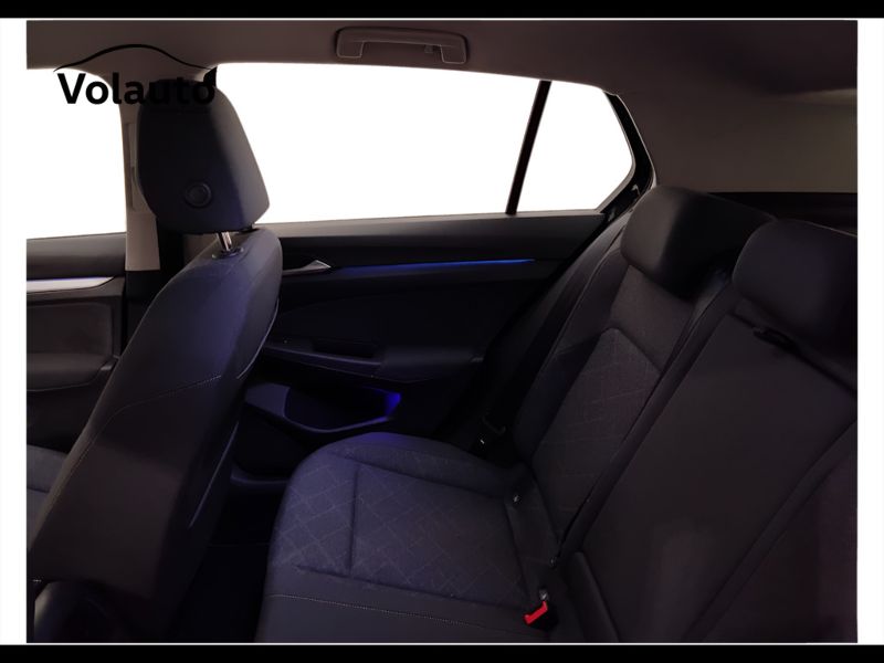 GuidiCar - VOLKSWAGEN Golf 2022 Golf 1.5 tgi Life 130cv dsg Usato