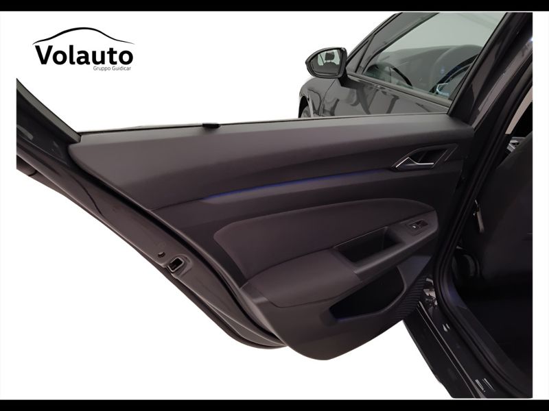 GuidiCar - VOLKSWAGEN Golf 2022 Golf 1.5 tgi Life 130cv dsg Usato
