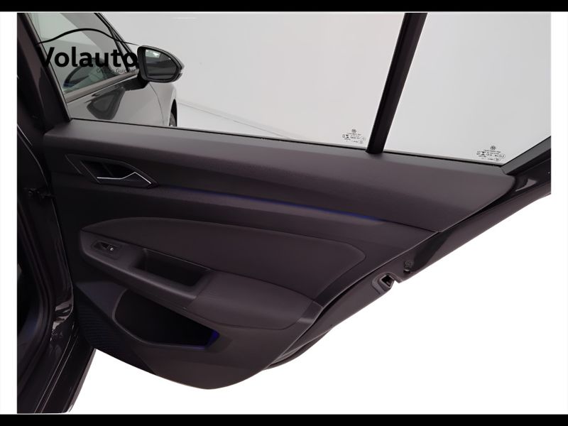 GuidiCar - VOLKSWAGEN Golf 2022 Golf 1.5 tgi Life 130cv dsg Usato