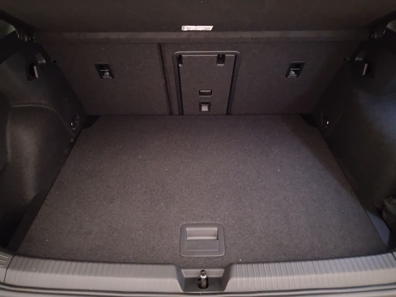 GuidiCar - VOLKSWAGEN Golf 2022 Golf 1.5 tgi Life 130cv dsg Usato
