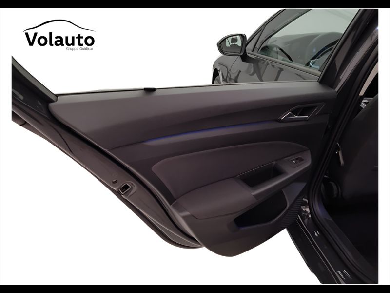 GuidiCar - VOLKSWAGEN Golf 2022 Golf 1.5 tgi Life 130cv dsg Usato