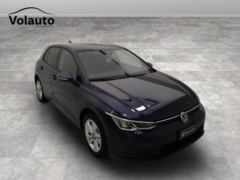 GuidiCar - VOLKSWAGEN Golf 2022 Golf 1.5 tgi Life 130cv Usato