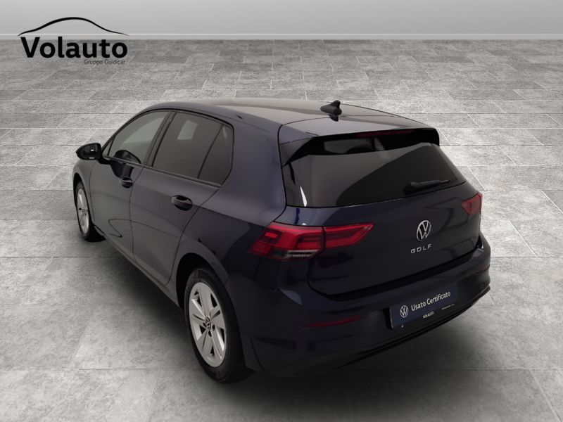GuidiCar - VOLKSWAGEN Golf 2022 Golf 1.5 tgi Life 130cv Usato
