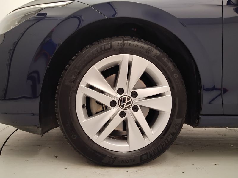 GuidiCar - VOLKSWAGEN Golf 2022 Golf 1.5 tgi Life 130cv Usato