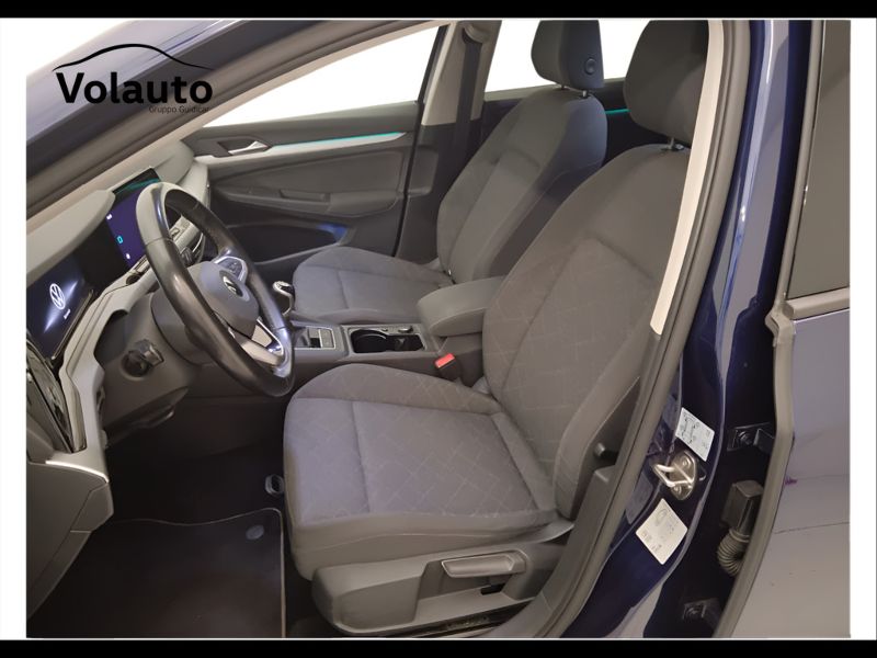 GuidiCar - VOLKSWAGEN Golf 2022 Golf 1.5 tgi Life 130cv Usato