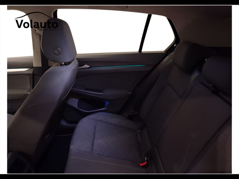 GuidiCar - VOLKSWAGEN Golf 2022 Golf 1.5 tgi Life 130cv Usato