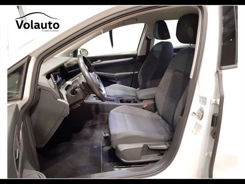 GuidiCar - VOLKSWAGEN Golf 2022 Golf 1.5 tgi Style 130cv dsg Usato