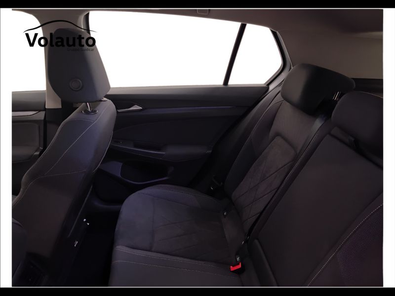 GuidiCar - VOLKSWAGEN Golf 2022 Golf 1.5 tgi Style 130cv Usato