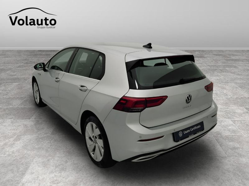GuidiCar - VOLKSWAGEN Golf 2022 Golf 1.5 tgi Style 130cv Usato