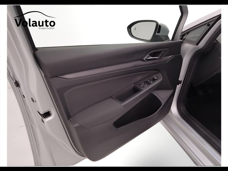 GuidiCar - VOLKSWAGEN Golf 2022 Golf 1.5 tgi Style 130cv Usato