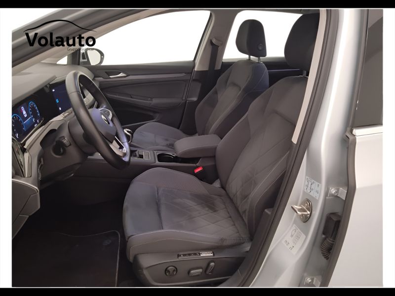 GuidiCar - VOLKSWAGEN Golf 2022 Golf 1.5 tgi Style 130cv Usato