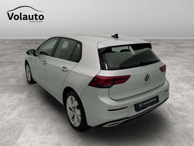 GuidiCar - VOLKSWAGEN Golf 2022 Golf 1.5 tgi Style 130cv Usato